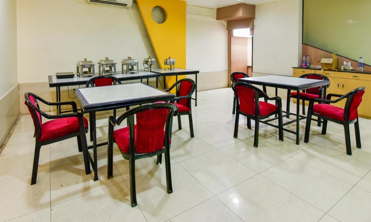 Hotel Kanishka Rāipur Екстериор снимка