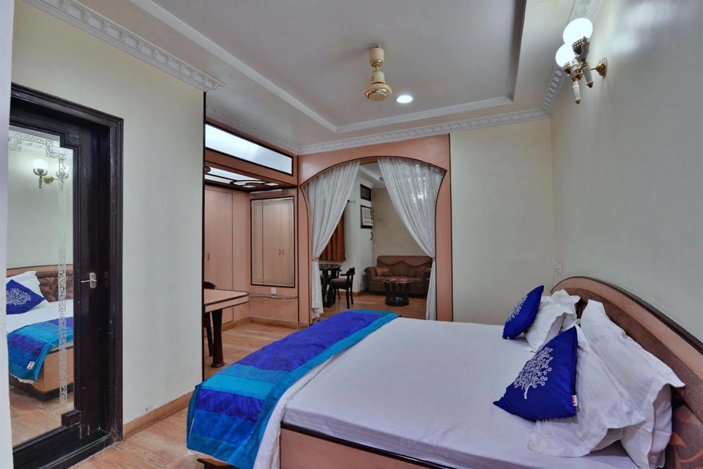 Hotel Kanishka Rāipur Екстериор снимка