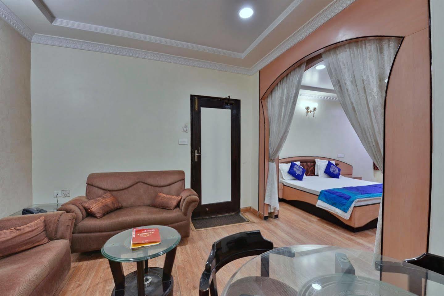 Hotel Kanishka Rāipur Екстериор снимка