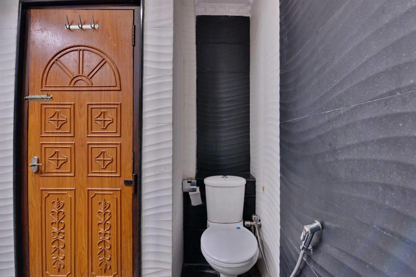 Hotel Kanishka Rāipur Екстериор снимка