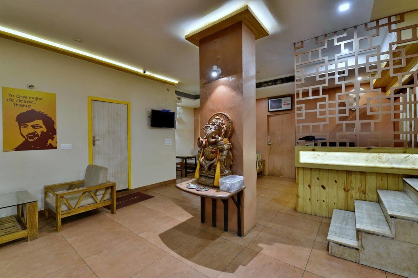 Hotel Kanishka Rāipur Екстериор снимка